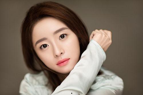 娱乐圈吃瓜主播星黛露,娱乐圈吃瓜主播的崛起之路 第2张 娱乐圈吃瓜主播星黛露,娱乐圈吃瓜主播的崛起之路 第2张